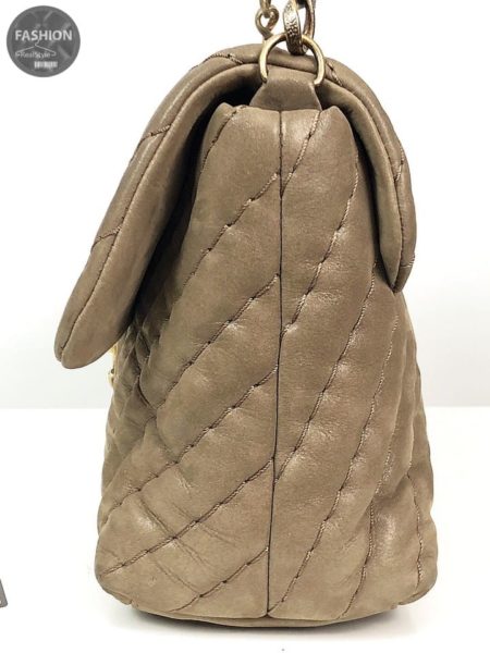 10 Сумка Chanel Chevron Jumbo Flap